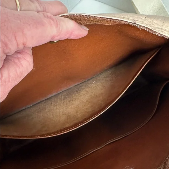 Customized 
Louis Vuitton Monogram Crossbody with missing strap 
12” x 9” x 3” - Picture 11 of 16